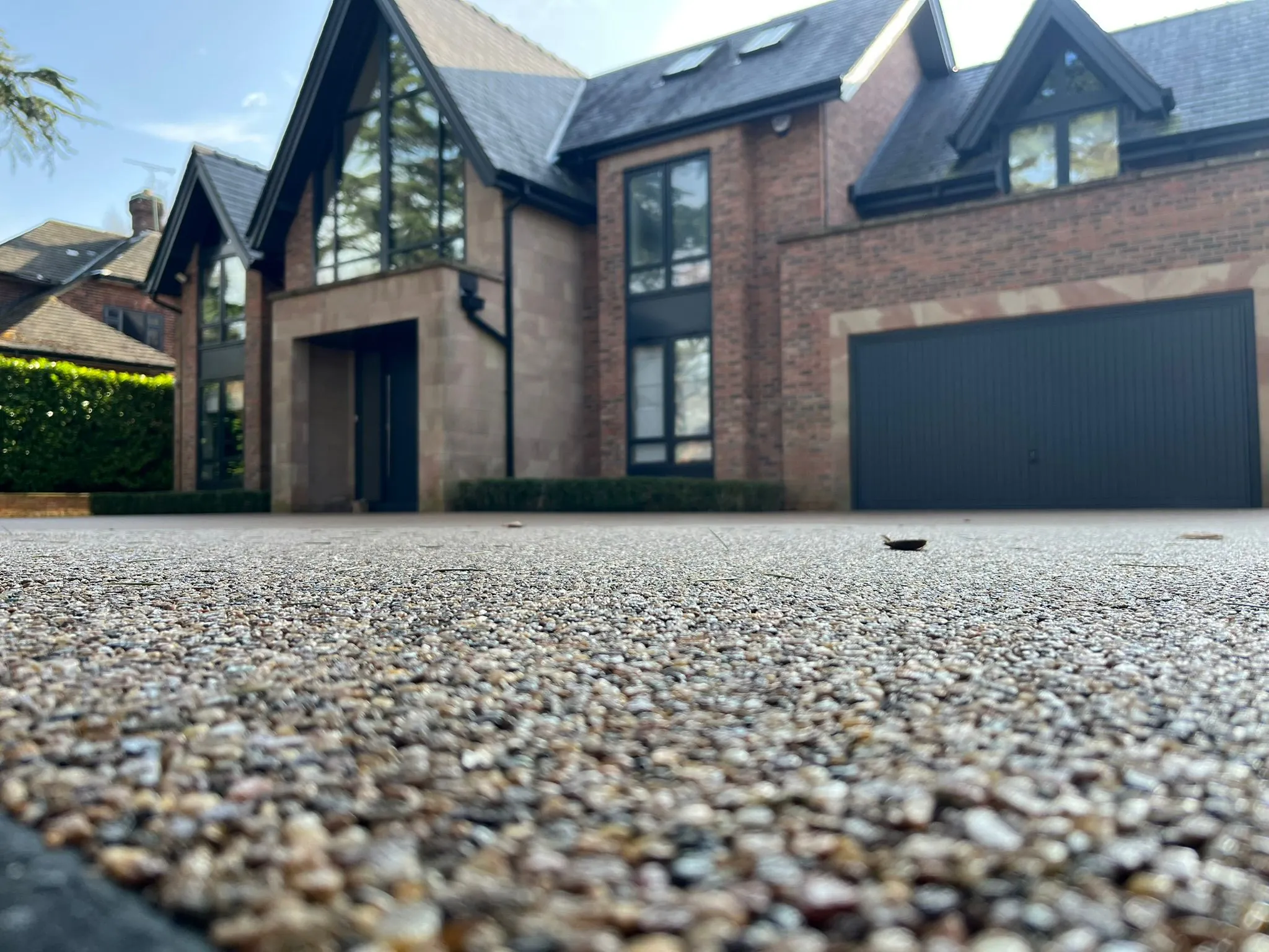 Amber resin bound driveway at modern mansion, Manchester