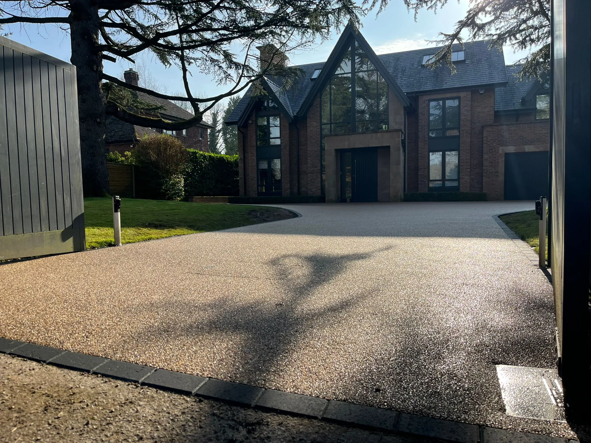 Bronze resin driveway at modern new build, Manchester
