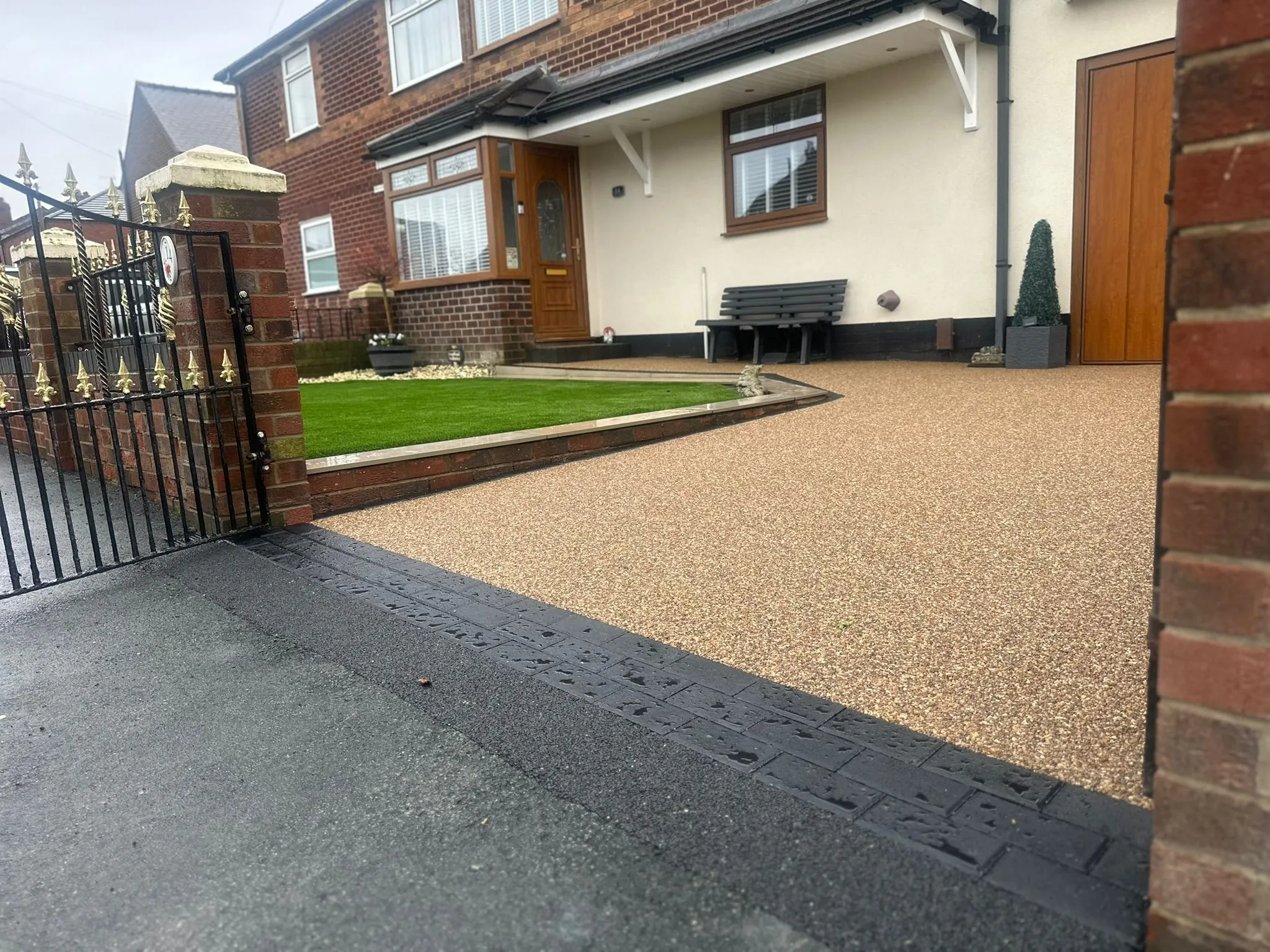 Copper resin driveway at white rendered semi, Manchester
