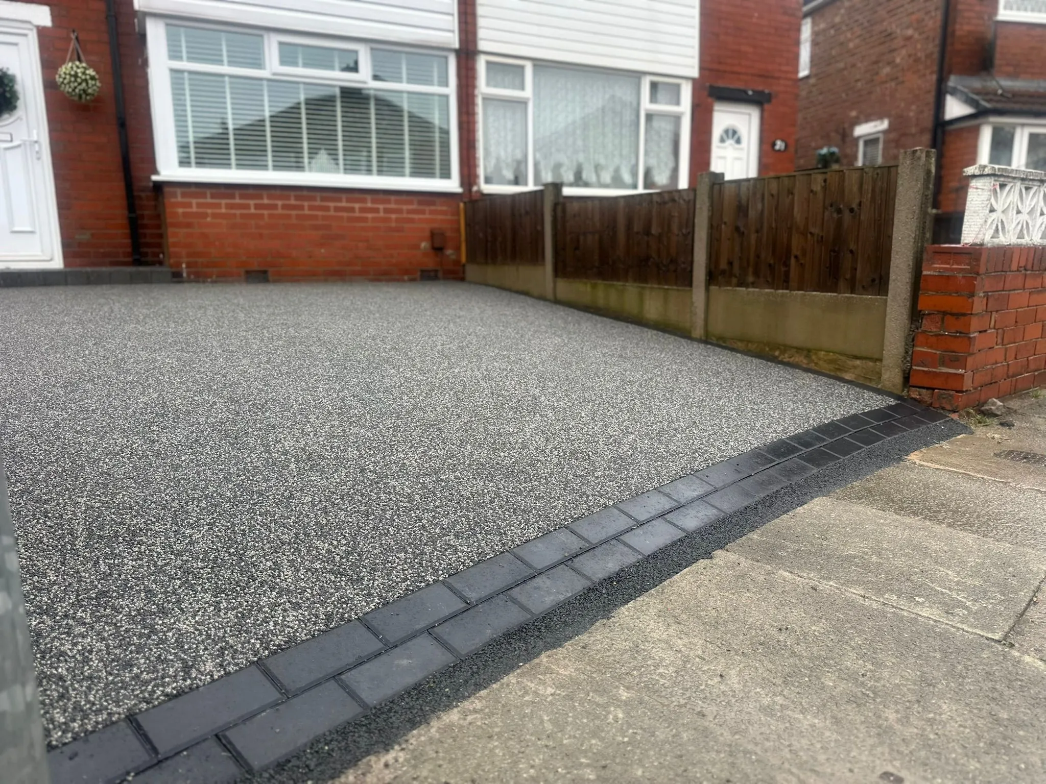 Silver resin bound driveway with block paved border, Manchester