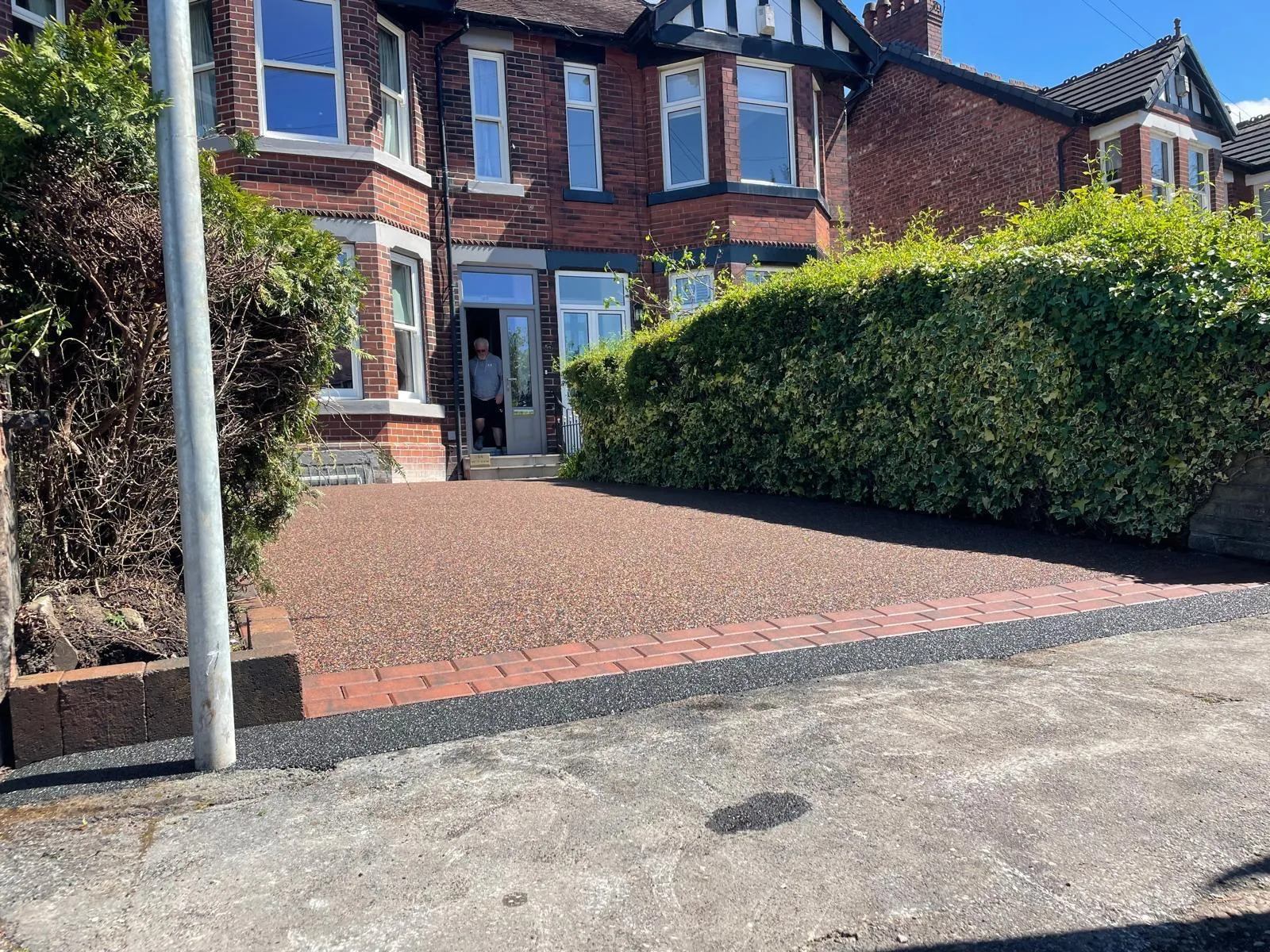 Brown resin bound driveway at a Victorian townhouse, Manchester