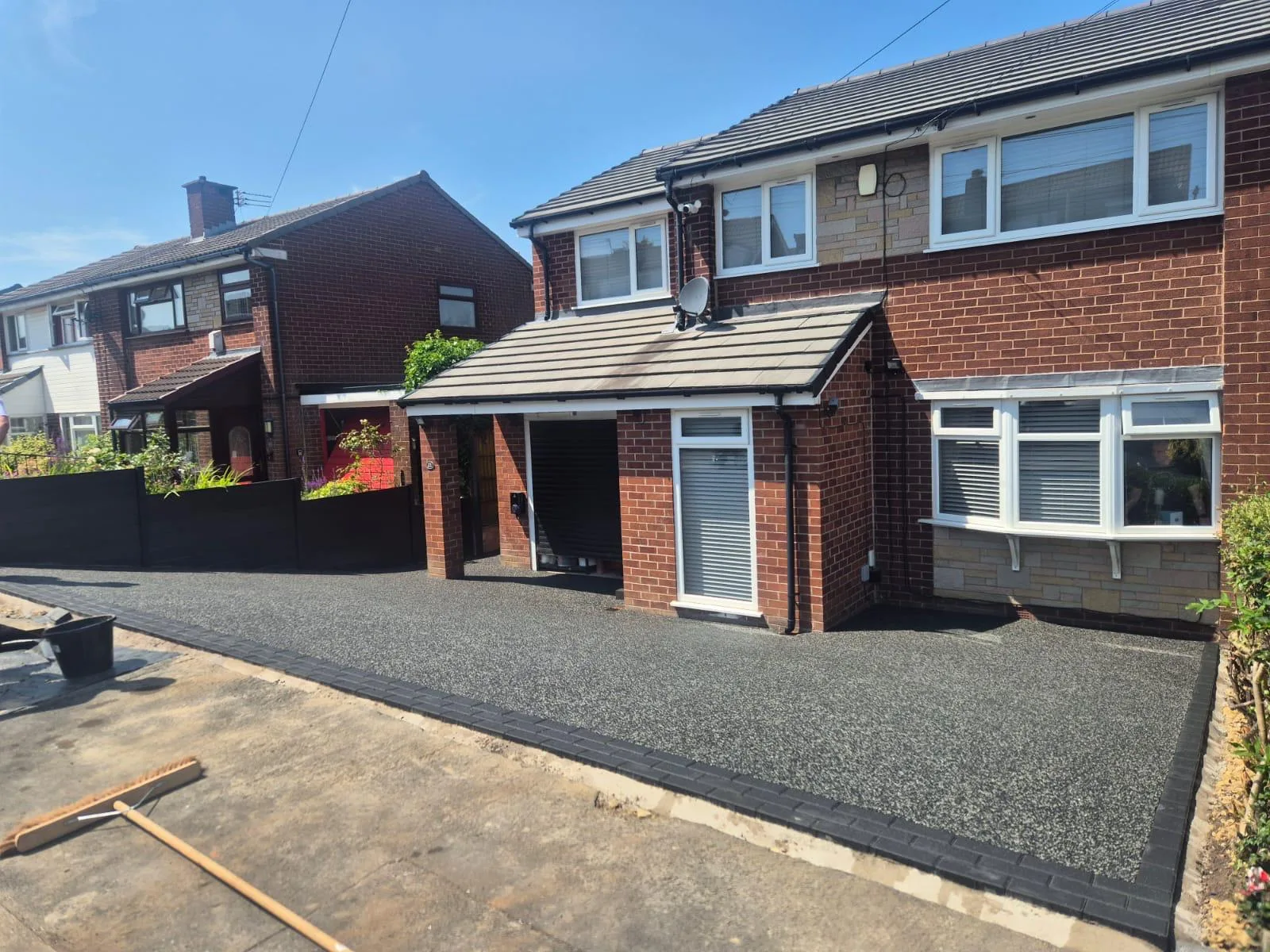 Completed Eclipse resin bound driveway with block paved border in Dukinfield